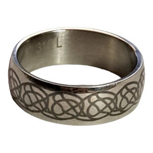 Stainless steel cross with Celtic design‎ band size 12